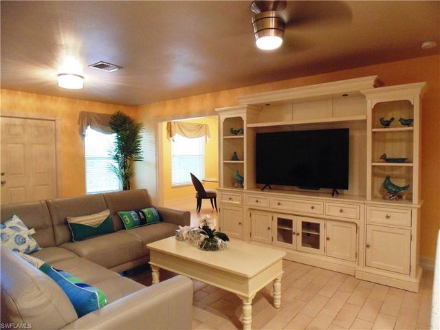 1120 SE 33 TER, Cape Coral, FL 33904