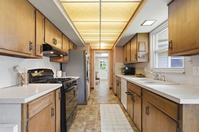 1461 Ridgeview Road, Columbus, OH 43221