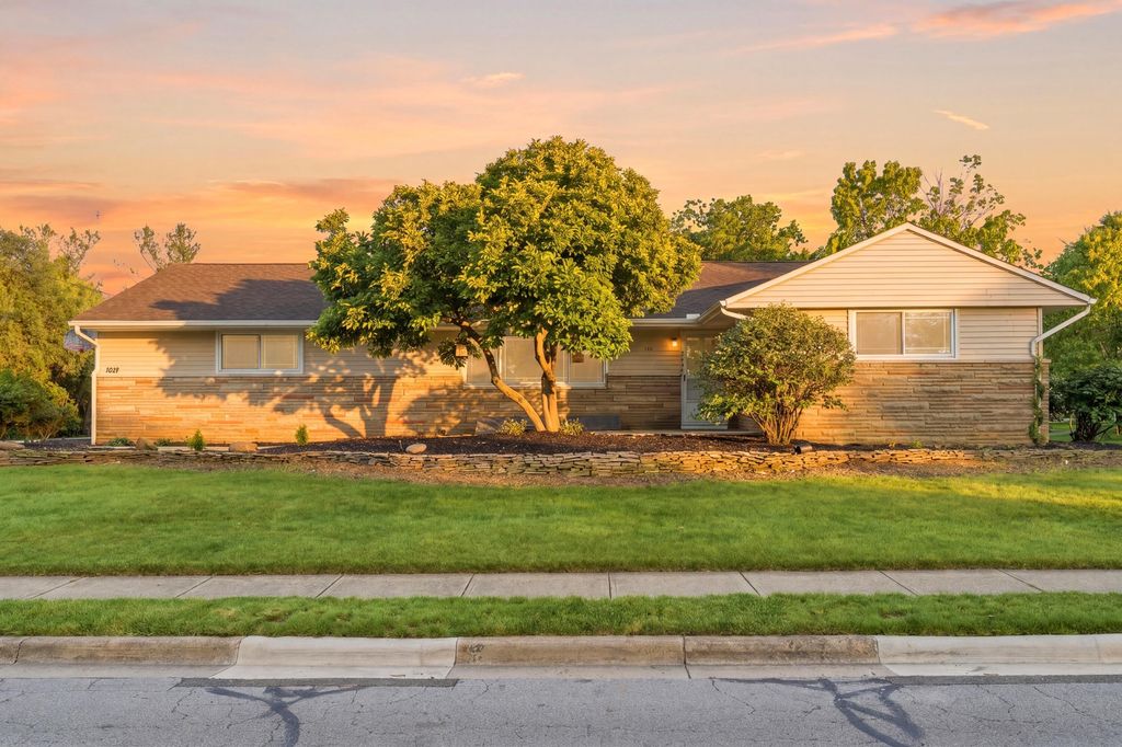 1461 Ridgeview Road, Columbus, OH 43221