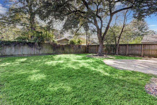 1111 Stonecrest Drive, Houston, TX 77018