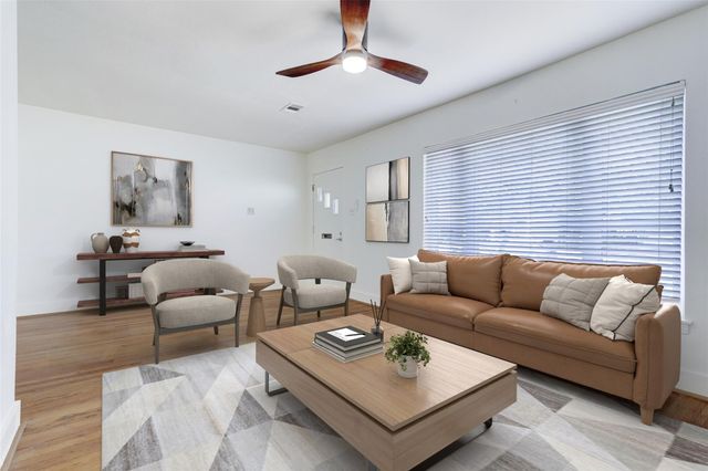 1111 Stonecrest Drive, Houston, TX 77018