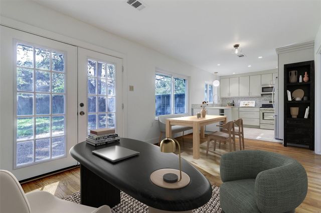 1111 Stonecrest Drive, Houston, TX 77018