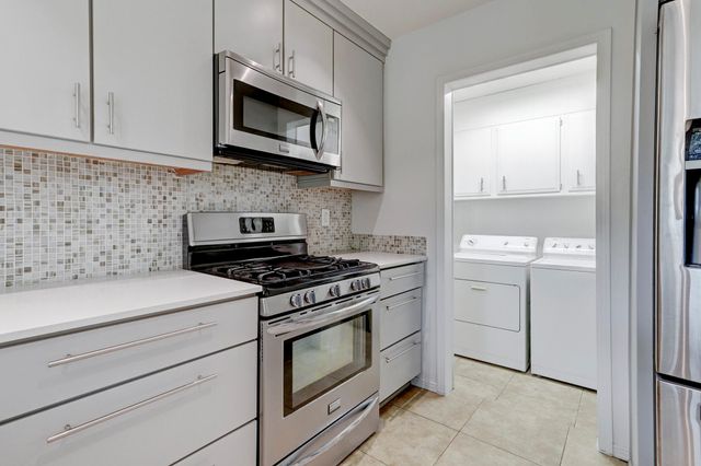 1111 Stonecrest Drive, Houston, TX 77018