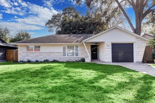 1111 Stonecrest Drive, Houston, TX 77018