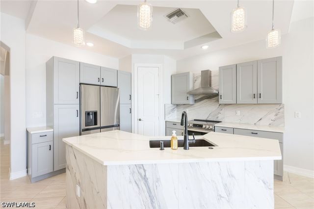 1419 Serrano CIR, Naples, FL 34105