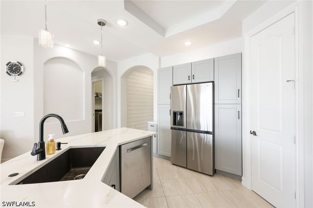 1419 Serrano CIR, Naples, FL 34105