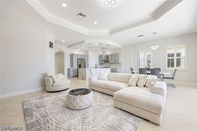 1419 Serrano CIR, Naples, FL 34105