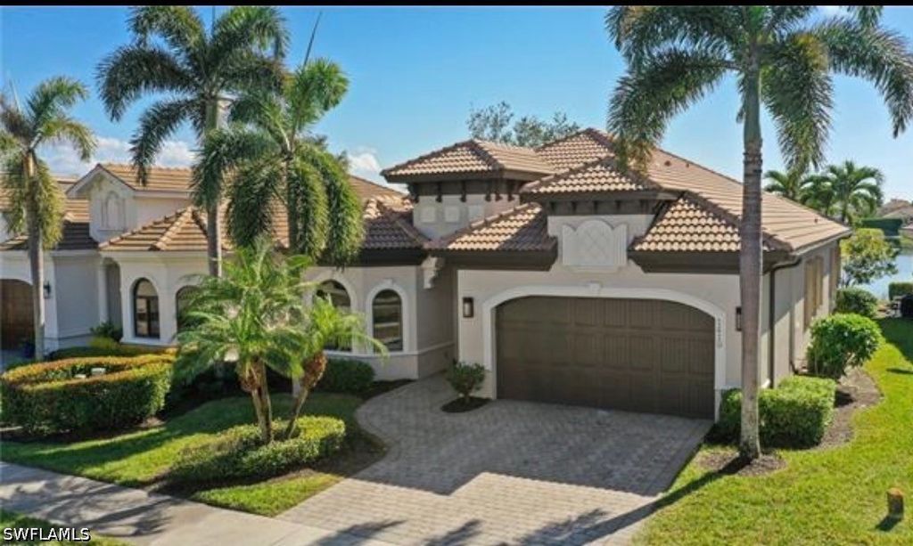 1419 Serrano CIR, Naples, FL 34105