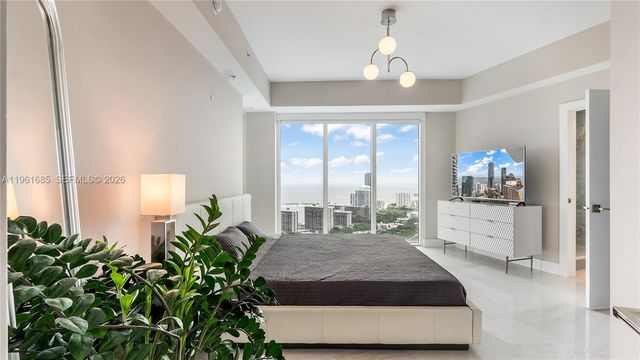 60 SW 13th St 4200, Miami, FL 33130