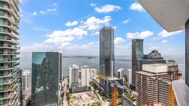 60 SW 13th St 4200, Miami, FL 33130