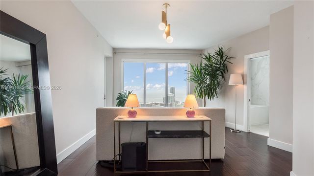 60 SW 13th St 4200, Miami, FL 33130