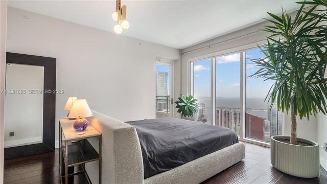 60 SW 13th St 4200, Miami, FL 33130