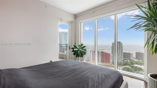 60 SW 13th St 4200, Miami, FL 33130