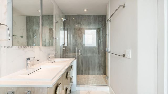 60 SW 13th St 4200, Miami, FL 33130