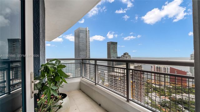 60 SW 13th St 4200, Miami, FL 33130