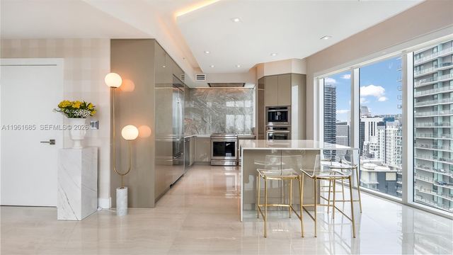 60 SW 13th St 4200, Miami, FL 33130