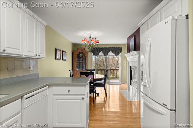 134 Legacy Park Circle, Dearborn Heights, MI 48127