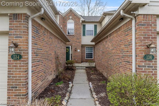 134 Legacy Park Circle, Dearborn Heights, MI 48127