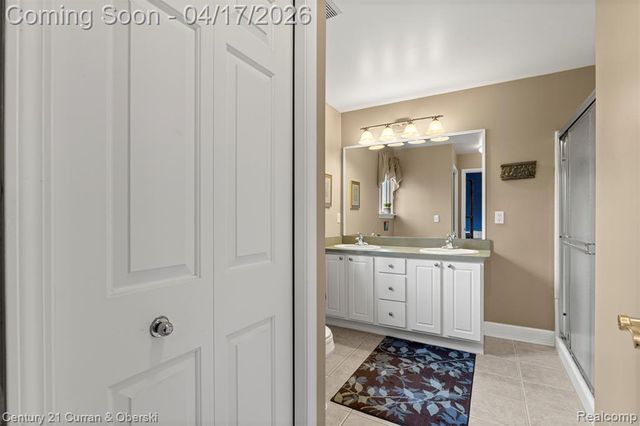 134 Legacy Park Circle, Dearborn Heights, MI 48127