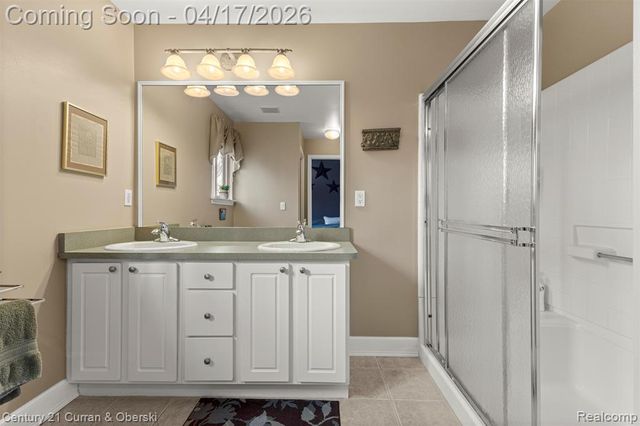 134 Legacy Park Circle, Dearborn Heights, MI 48127