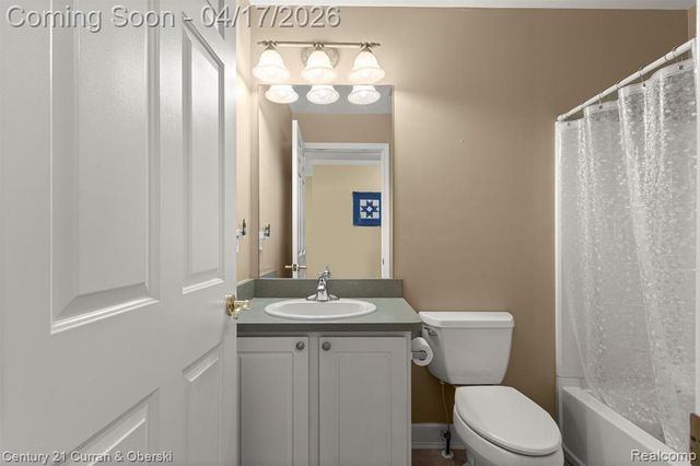134 Legacy Park Circle, Dearborn Heights, MI 48127