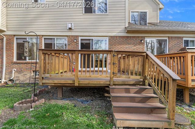 134 Legacy Park Circle, Dearborn Heights, MI 48127
