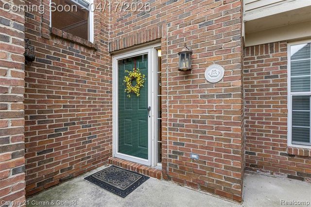 134 Legacy Park Circle, Dearborn Heights, MI 48127
