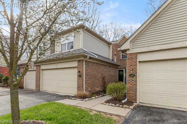 134 Legacy Park Circle, Dearborn Heights, MI 48127