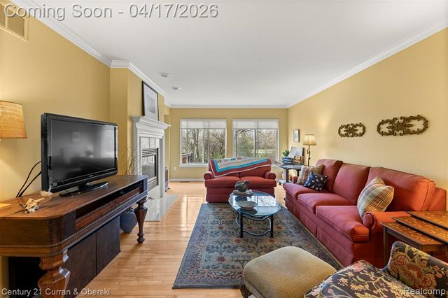 134 Legacy Park Circle, Dearborn Heights, MI 48127