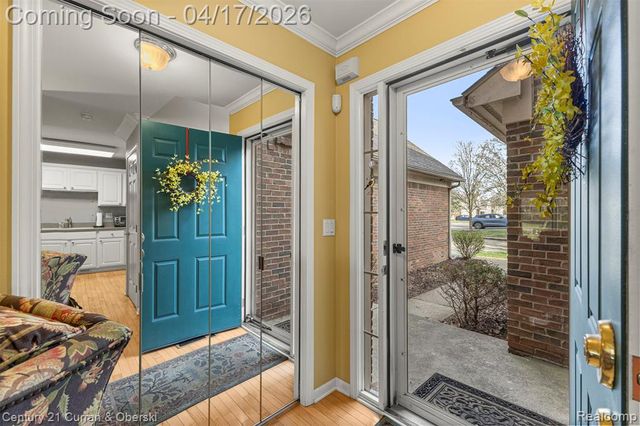 134 Legacy Park Circle, Dearborn Heights, MI 48127