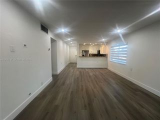 11227 SW 88th St 205D, Miami, FL 33176