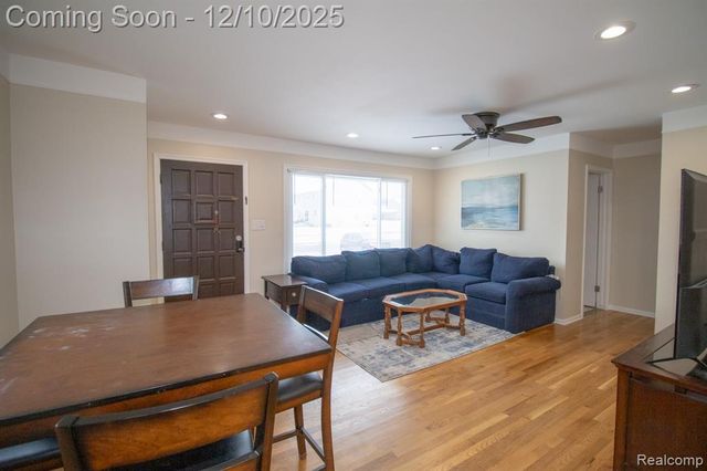 8225 N Hubbard Street, Westland, MI 48185