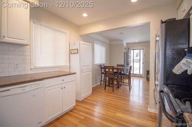 8225 N Hubbard Street, Westland, MI 48185