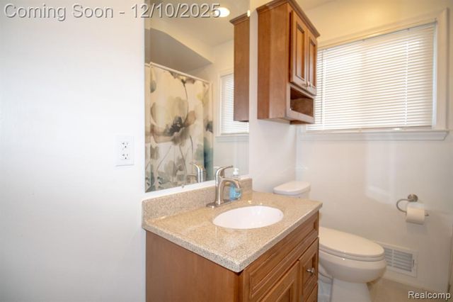 8225 N Hubbard Street, Westland, MI 48185