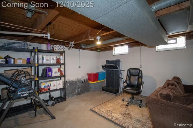 8225 N Hubbard Street, Westland, MI 48185