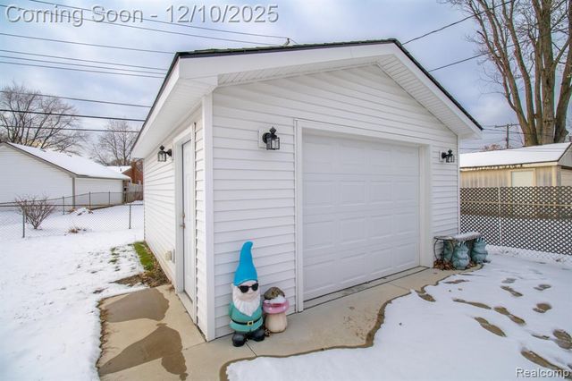 8225 N Hubbard Street, Westland, MI 48185