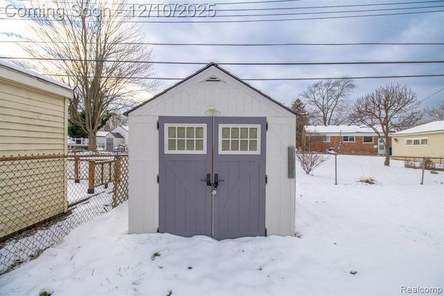 8225 N Hubbard Street, Westland, MI 48185