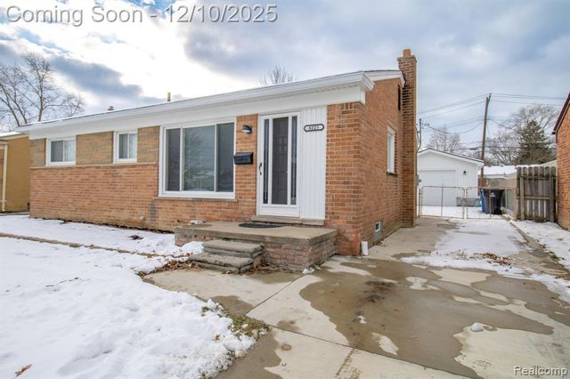 8225 N Hubbard Street, Westland, MI 48185