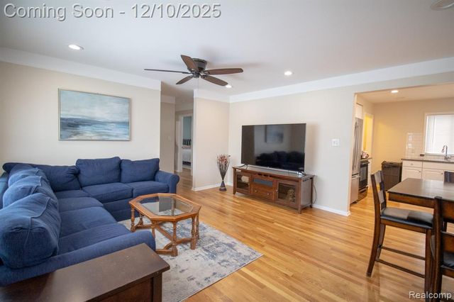 8225 N Hubbard Street, Westland, MI 48185