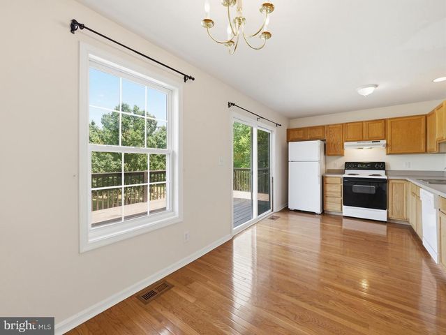 106 SIR WASHINGTON ST, Inwood, WV 25428