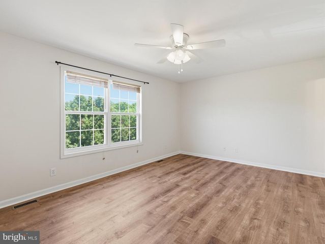 106 SIR WASHINGTON ST, Inwood, WV 25428