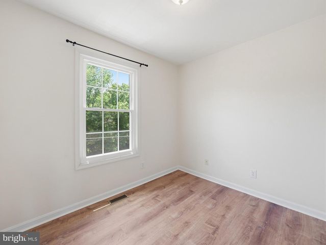 106 SIR WASHINGTON ST, Inwood, WV 25428