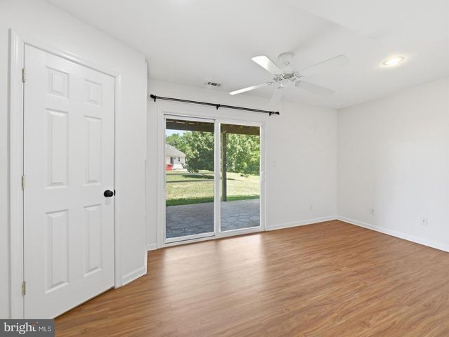 106 SIR WASHINGTON ST, Inwood, WV 25428