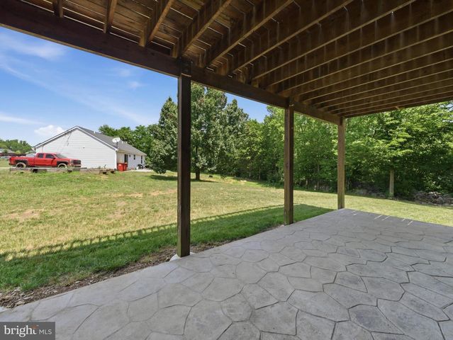 106 SIR WASHINGTON ST, Inwood, WV 25428