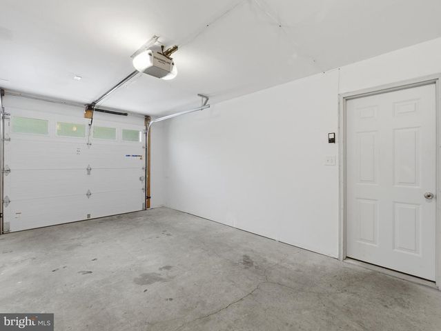 106 SIR WASHINGTON ST, Inwood, WV 25428