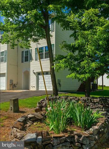 106 SIR WASHINGTON ST, Inwood, WV 25428