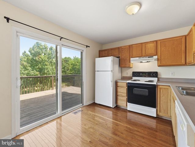 106 SIR WASHINGTON ST, Inwood, WV 25428