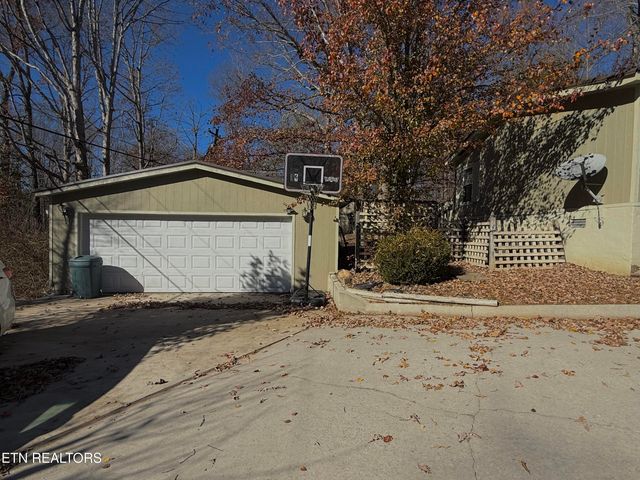 247 Dartmoor Drive, Crossville, TN 38558