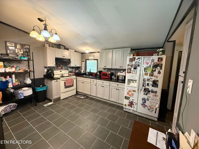 247 Dartmoor Drive, Crossville, TN 38558