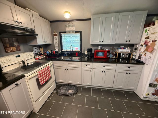 247 Dartmoor Drive, Crossville, TN 38558